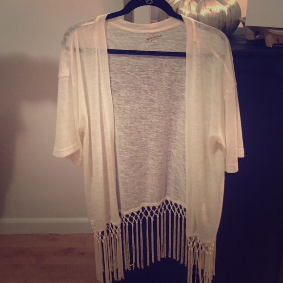 Arizona ivory short sleeve shawl