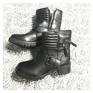 New combat boots never worn.