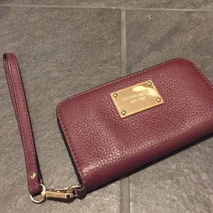 Michael Kors leather wristlet