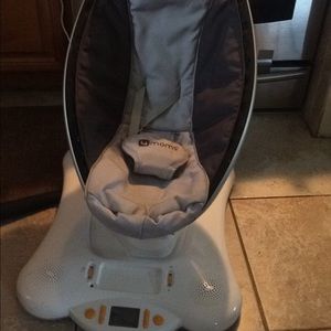 Mamaroo used condition works perfectly