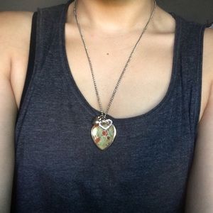 Vintage 3 heart neclace