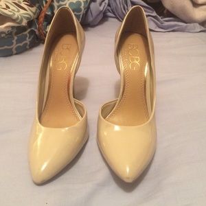 BCBG nude heels- size 7