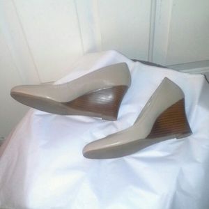 Taupe Nine West Heel