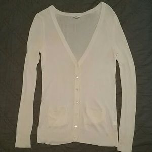 Long lightweight v-neck cardigan