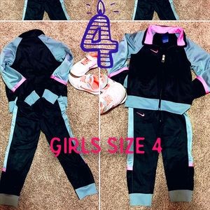 Girls Nike sweat suit ! Awesome condition!