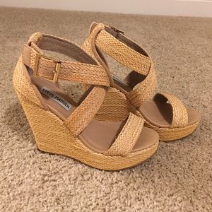 Steve Madden tan wedges