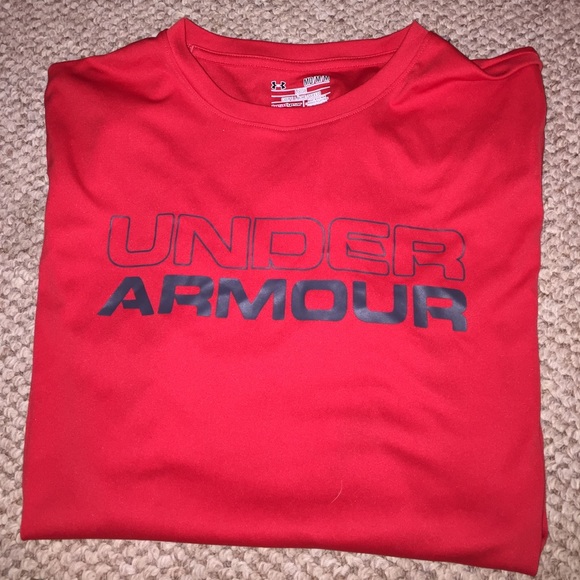 mens under Armour shirt