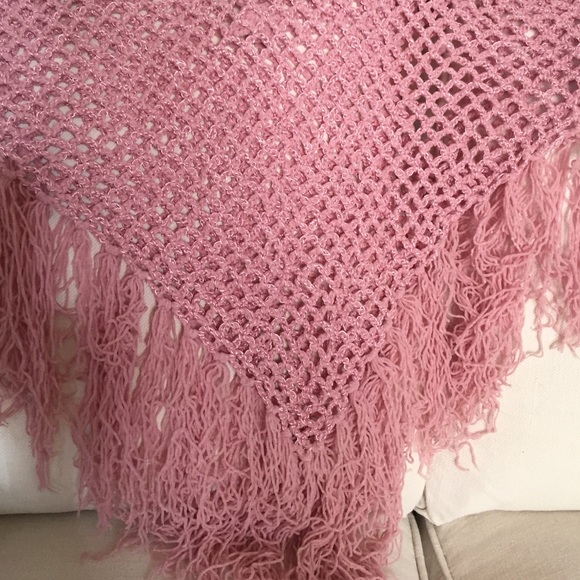 Poncho - Picture 3 of 3