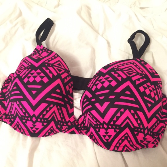 Victoria's Secret Pink wear everywhere bra