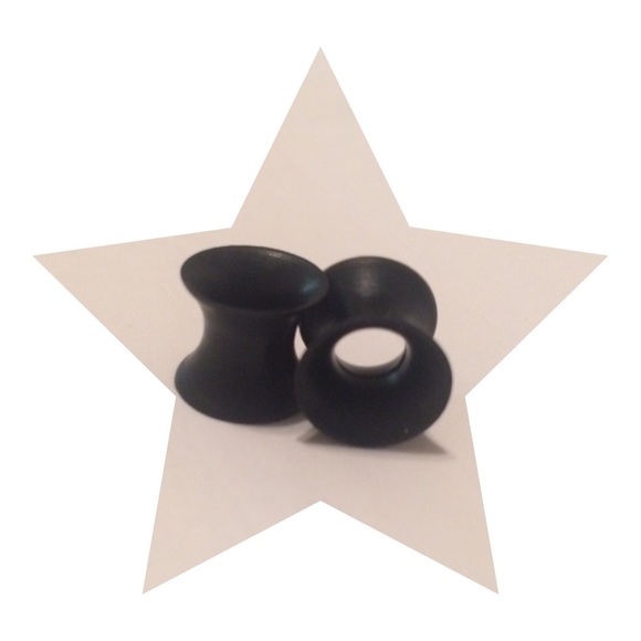 👂🏽0g Black Silicon Tunnels