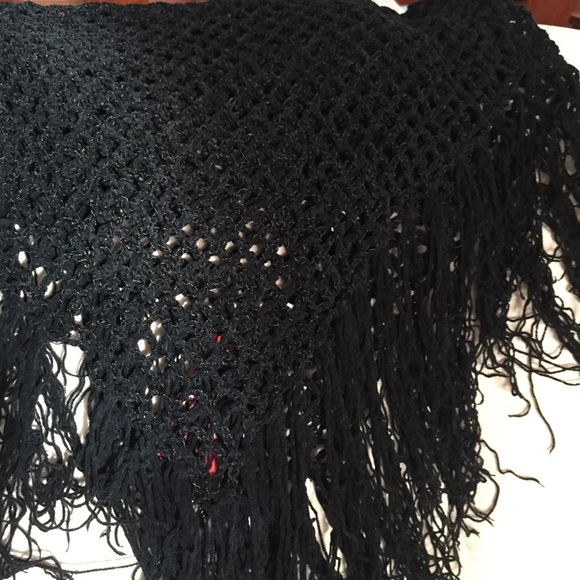 Poncho - Picture 3 of 3