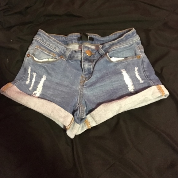 ✨ Forever 21 shorts ✨ - Picture 1 of 3