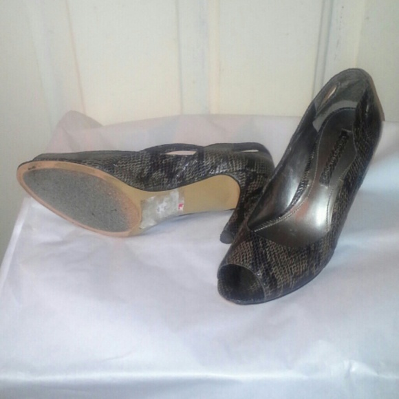 Snake skin Bandolino peep toe - Picture 2 of 3