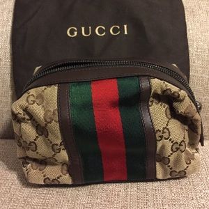 Small Gucci cosmetics bag