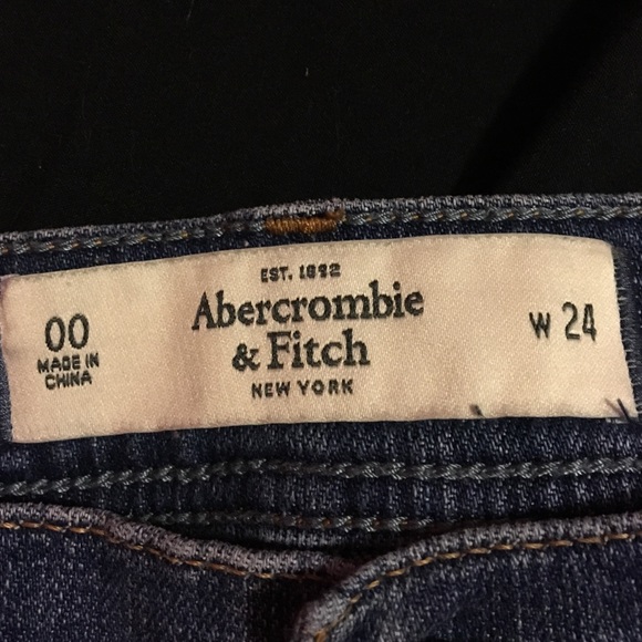 Abercrombie & Fitch shorts - Picture 2 of 3