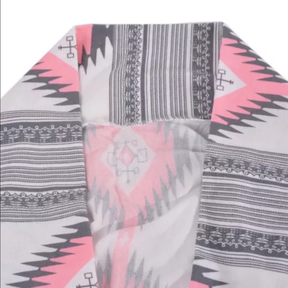 GRAY & PINK AZTEC SWEATER! - Picture 4 of 7