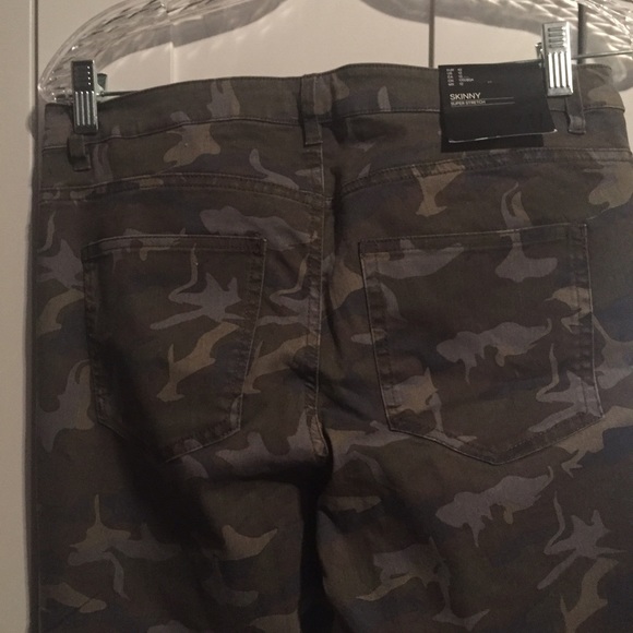 SOLD NWT skinny camo pants. - Picture 4 of 4
