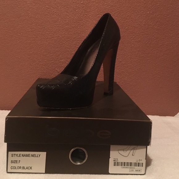 BEBE HEELS - Picture 2 of 4