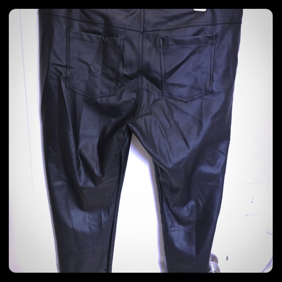 Leatherette leggings