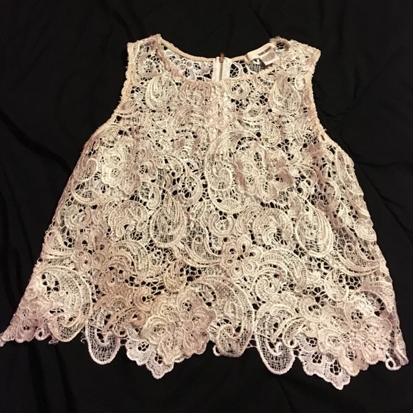 Lace crop top💕 - Picture 1 of 1