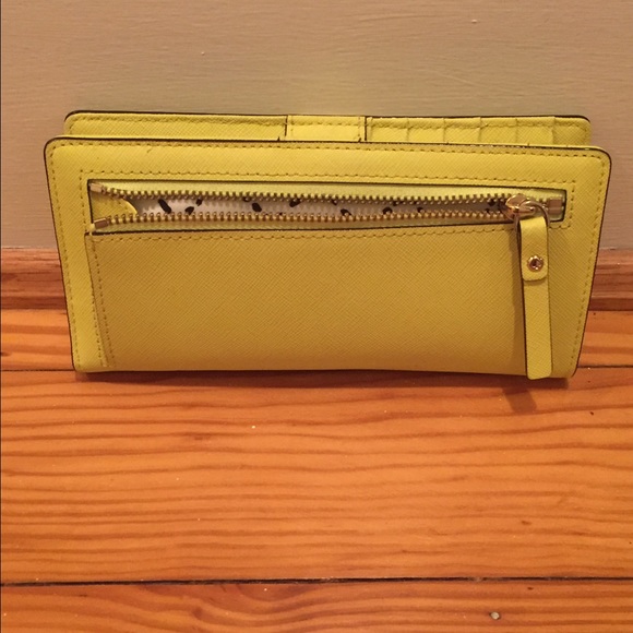 ✨Kate Spade Lime Wallet✨ - Picture 3 of 3