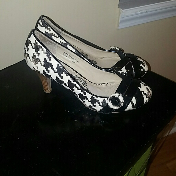 Size 8 Naughty Money Heels