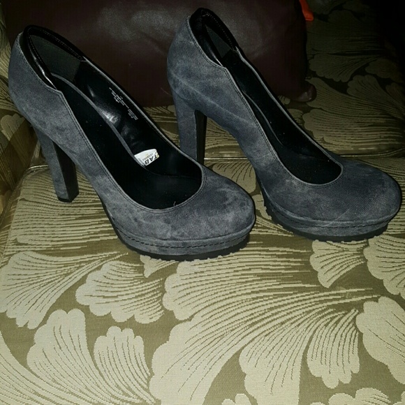 Very high heel platforms