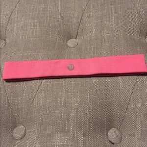 Lululemon flyaway tamer