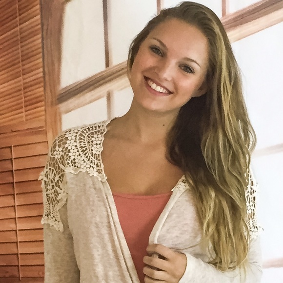 Beige Crochet Draped V-Neck Knit Top - Picture 4 of 4