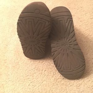 ❗️UGG BOOTS-CLASSIC BROWN ACCEPTING OFFERS❗️