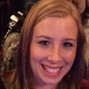 Meet your Posher, Alicia