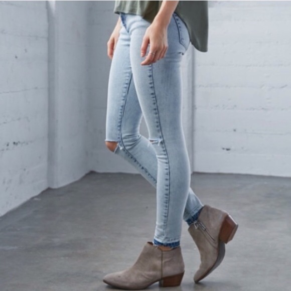 Distressed Bullhead Jeans