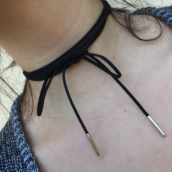 Black suede bow choker - Picture 3 of 4