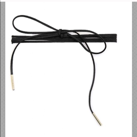 Jewelry - Black suede bow choker
