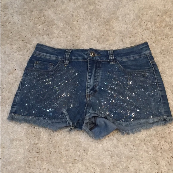 Studded and frayed Jean shorts