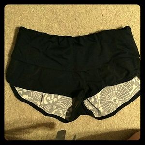 LULULEMON Shorts reversible!!!