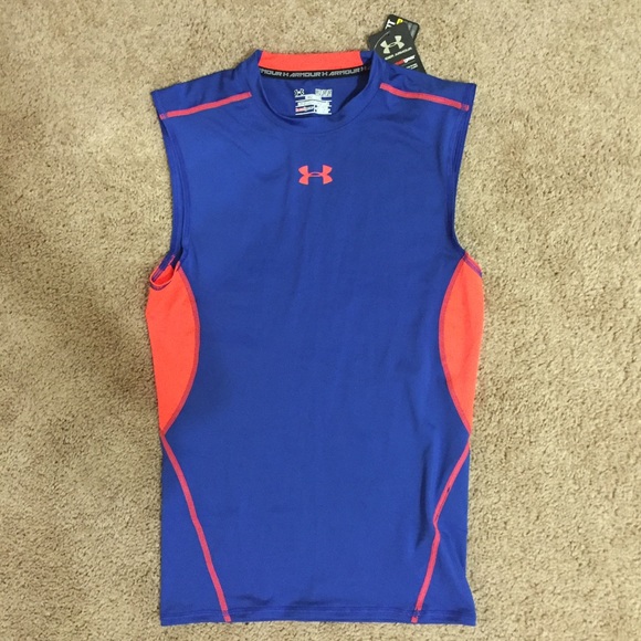 Men's compression fit Underarmour work out top