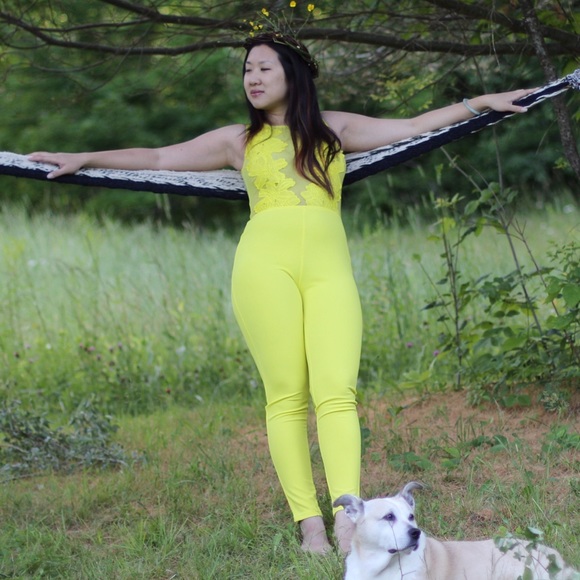 😍Yellow Bodycon Playsuit with Floral Mesh Bodice