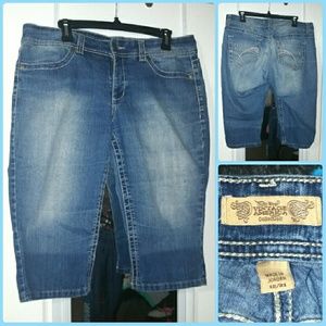 Women's Bermuda blue jean shorts