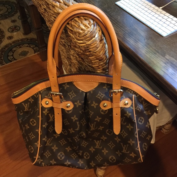 Louis Vuitton Trivoli monogram handbag
