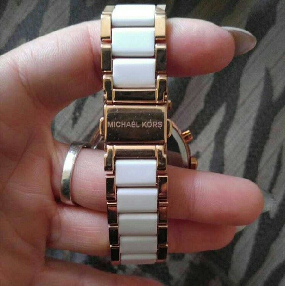 Michael Kors White Watch - Picture 3 of 4