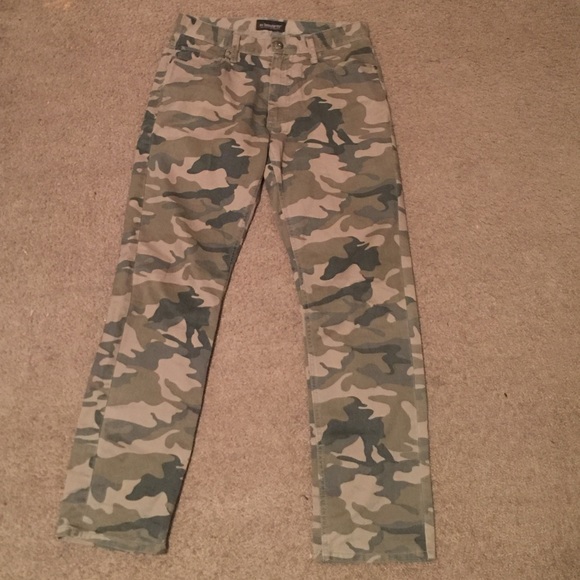 No Boundaries camo 30x30 Straight jeans