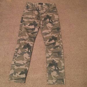 No Boundaries camo 30x30 Straight jeans