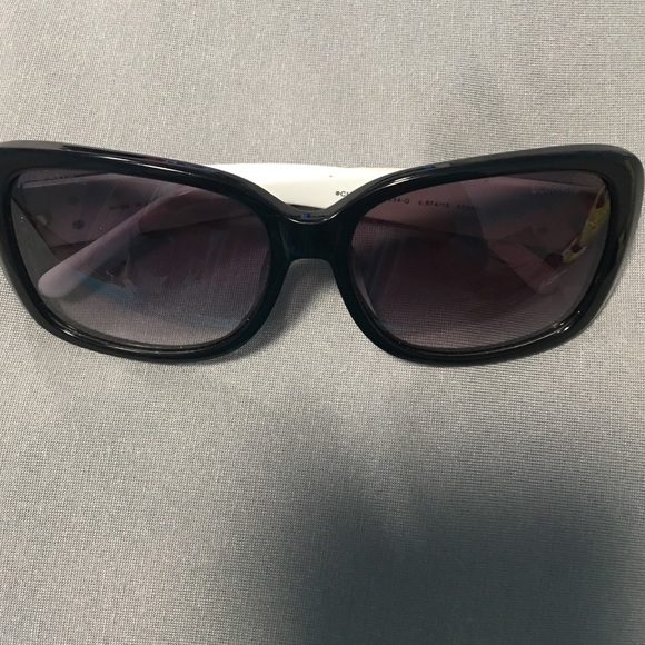 Chanell sunglasses with case