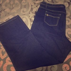 Dark-Wash Jeans (II)