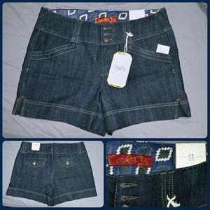 Women's dark denim stretch shorts