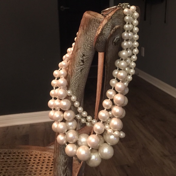 Pearl beaded necklace