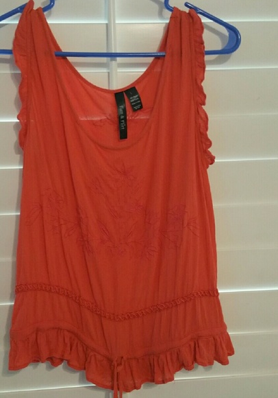 Sleeveless blouse