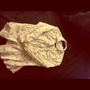 ❗️ MILEY CYRUS FLOWER BUTTON UP❗️RUNS SMALL