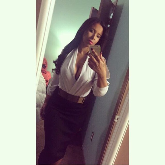 Pretty Little Thing NWT live show on 02/16 - Picture 2 of 2